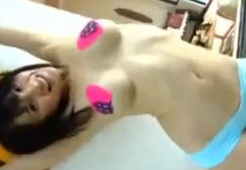手島優　おっぱいのカタチ丸わかり乳首だけ隠してあとは完全に丸出し