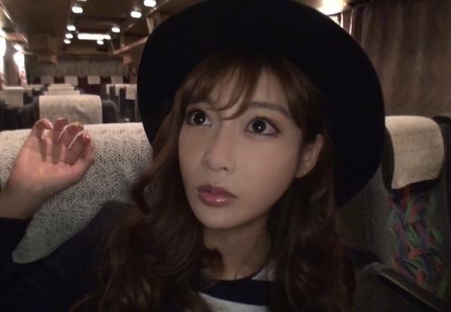 明日花キララ 夜行バスの車内で素人を誘惑してセックス