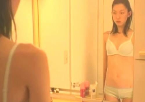 江口のりこ　パンツを嗅ぎながらオナってる弟を覗き見する姉がとってもエロくてたまらん