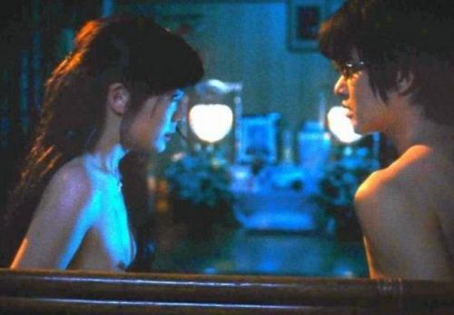 伊藤沙莉　乳首丸出し成長した乳房を揉ませちゃう濡れ場がエロい
