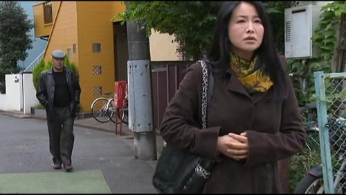 ヘンリー塚本　ストーカーに付きまとわれる美しい人妻・・・立ち姿バックからデカチンで膣奥突かれアヘる人妻