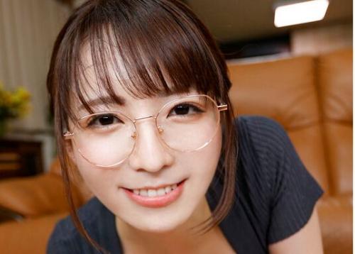 小花のん　超真面目でタヌキたれ目の地味メガネ義姉が実は美しい小悪魔淫乱ビッチなヤリマン女　巨乳揺らして騎乗位で喘ぐ