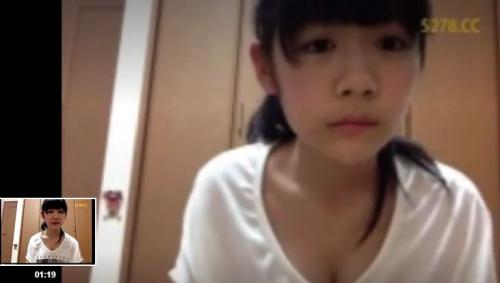 ライブチャット　エッ！ガチ・・・コレは合法だろうか？胸の谷間が気になるロリ美少女が登場
