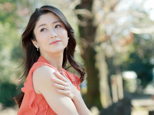 春谷美雨 40歳 AV DEBUT　超絶美顔のアラフォー人妻のエロ動画