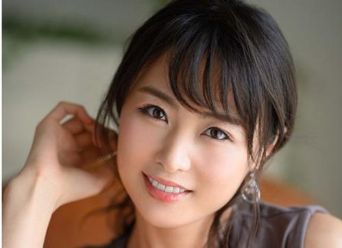 美しき専業主婦36歳衝撃のAVデビュー！新たなエロに満ちた人生が今ここから始まる！！