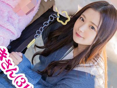 《マジックミラー号》夫不在の隙にデカチンに興奮しちゃう人妻！素股からすんなり生挿入へと展開しちゃった！ｗｗ