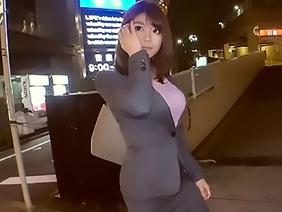 〖素人×OL〗23歳の不動産会社に勤務する巨乳な素人OLさんチンポコ凄テクフェラ責めする姿が最高に抜けるんだがｗｗｗ