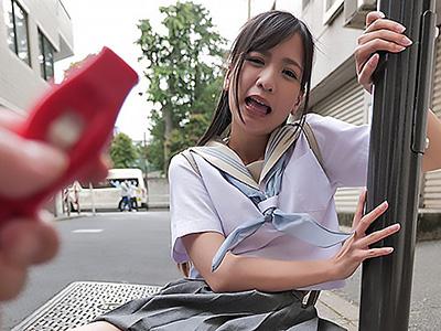 【女子高生】公共の場でスイッチの停止を試みるも女子高生の予想外の反応が大注目ｗｗ