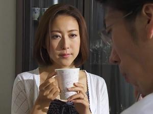 【松下紗栄子】オッパイ激しく揺らす正常位不貞セックス！浪人中の好青年の想いが爆乳主婦の理性を狂わすｗ