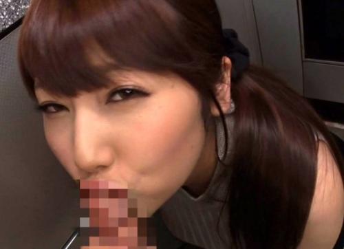 【霧島さくら】友達の母さんのおっぱいを揉んでたらフル勃起して手コキとフェラが気持ちよくて中毒になっちゃいましたｗ