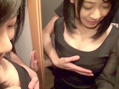 【美玲】路上でのスカウトされた中国生まれの美女がAVデビューで着衣SEX