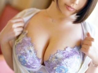 出会いがなく人肌恋しさから美人調理師がAV出演！豊満Hカップとムチムチ桃尻は荒々しく揉みしだかれ、久々に味わう激しいピストンに何度も何度もイキ淫れる！