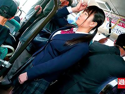 満員電車で無垢な乙女の尊厳を奪う事件と驚愕の結末！豊満な胸を弄ばれ羞恥に染まるセーラー服姿ｗｗ
