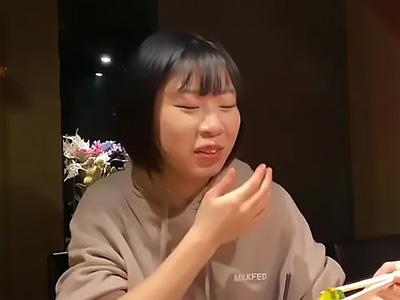 【中出し】ラブホテルで魅惑の変貌！パイパンの女子大生が中出しまで求めるセックスで感じまくりなんだがｗｗｗ