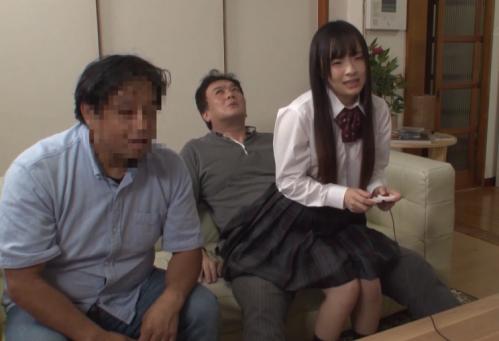 大好きな叔父さんに跨りこっそりＳ●Ｘ！隠蔽必須の中出しへｗ