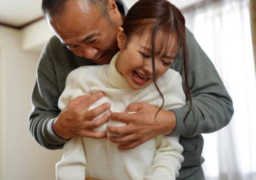 変態鬼畜親父の性の捌け口にされる若妻は嫌がるも大きくて固い肉棒の快楽の前には我を失ってしまうｗ