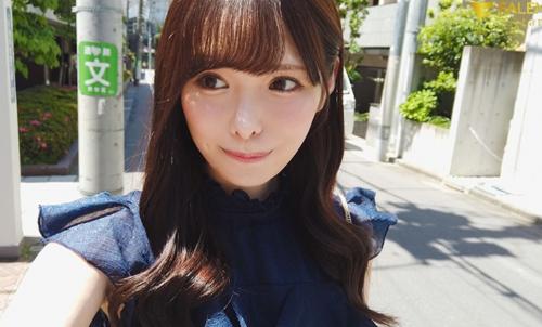 SSS級な美人インフルエンサーが自分を盛れる確度で自撮りしながらのハメ撮りプレイｗ