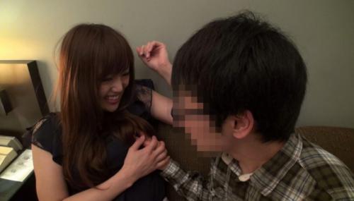 サエない童貞男子をエッチが大好きな素人妻がエロ優しく筆下ろし！