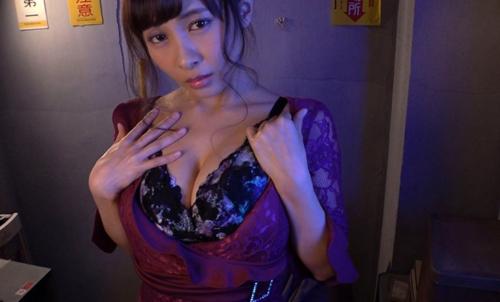 身長148cmの小柄な美人お姉さんは脱いだらGcupの爆乳娘だった！ｗ背が低くてデカパイはエロい証拠！