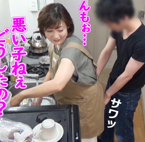 おばさんデリヘルしたらエッチな体な淫乱熟女が来た！ｗ何でも有りだから中出しまでしちゃうｗ