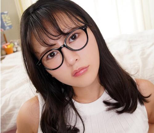 カノジョの妹は服の上からでも分かる程、巨乳で見るだけでち〇ぽはパンパン勃起！ｗ