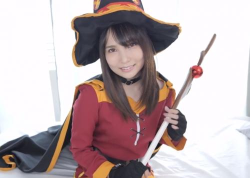 無抵抗なコスかわ娘に濡れ濡れのアソコにズッポシ！！