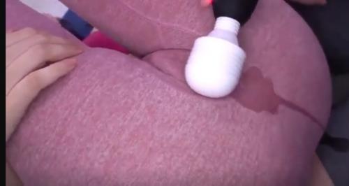 【MM号】清楚な奥様がダイエットのためにMM号トレーニング！スパッツの上からデンマ責めでお漏らし！#たまにいるM男の強襲