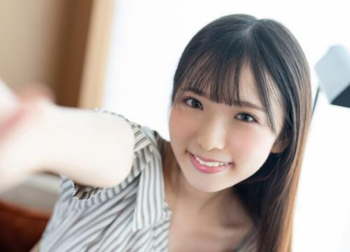 透き通るようなS級美少女はロリ顔でパイパンおま〇この持ち主ｗ感度は抜群でクチュクチュ指マンで連続潮吹きｗ
