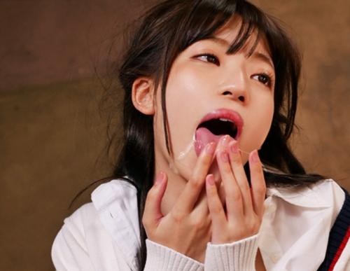 華奢な美少女と加齢臭たっぷりの変態オヤジが唾液、涎、愛液ダラダラで超密着セックス！
