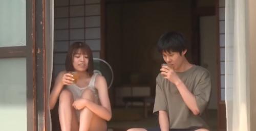 故郷の田舎に帰省したら幼馴染のお姉ちゃんがかわいくなって帰ってきた！ｗ我慢できなくなって抱きしめちゃったｗ