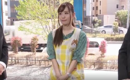 【ＭM号】池袋でナンパした現役保育士さんをマジックミラー号の中で大人のおもちゃを試してビショビショ潮吹き！ｗ
