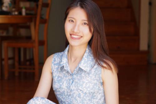 乳首が性感帯ですぐビンビンなっちゃうスレンダーな母乳人妻は騎乗位大好きで膣内射精も大好き！ｗ