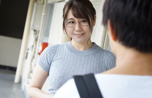 隣の家に住む地味な奥様がエロすぎて童貞君に逆種付けプレスで筆下ろし中出し！ｗ