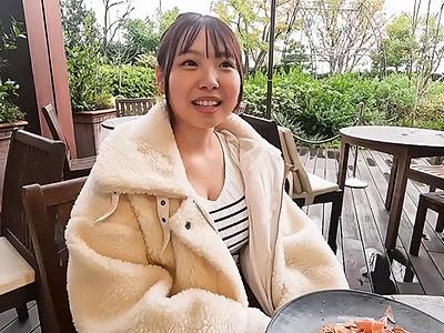 【爆乳】やっぱ初めてってグッときますよね…！裸になる…ブラを外す瞬間！恥ずかしそうにする女の子に興奮する！ww