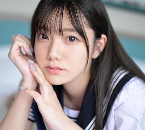 めちゃくちゃ可愛いスレンダー美少女がホテルで制服姿のまま先生と濃厚SEX！