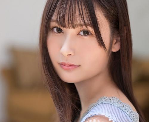 【伊藤聖夏】激かわ美少女なのにエッチが大好き！色白美肌の現役女子大生がAVデビュー！