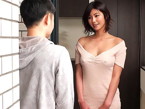 美乃すずめ 引越し先のお隣りさんが巨乳で超美人！透け透けの服で俺を誘ってくるんだが…