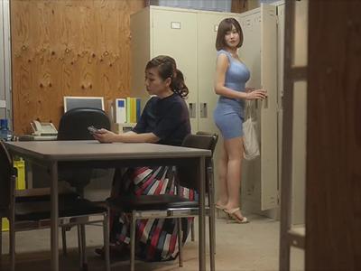 【逆NTR】圧倒的なバストのバイト娘に店長が誘惑される!!ムラムラが止まらず暴走ピストンがヤバすぎるｗｗｗ