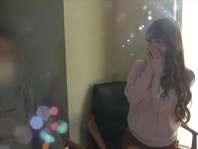 【素人×中出し】人気インフルエンサーと会ってテンションアゲアゲのスレンダー女子と中出しセックスｗｗｗ