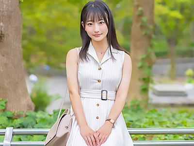 〖ハメ撮り×素人〗可愛らしい素人美少女が自撮りセックスで生挿入！子宮を猛烈に打ち付けられ体内で爆発する悦びに溺れる！