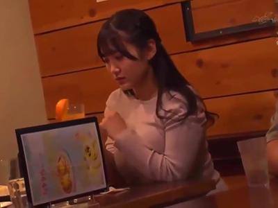 〖痴漢連鎖×カフェ娘〗痴●師に弱み握られた女子店員さん店の中で次々と襲われ鬼畜男に犯される姿がヤバすぎルナがｗｗｗ