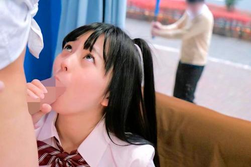 【素人】『ウグゥうう…❤︎』制服彼女は彼氏のチンポを当てられるか？ハズしたら彼氏の前で羞恥中出し…！