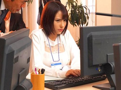 【中出し】『わかりました…仕事終ったら…』恋愛禁止を破って同僚と交際がバレたOLが、上司に脅され濃厚中出し！！