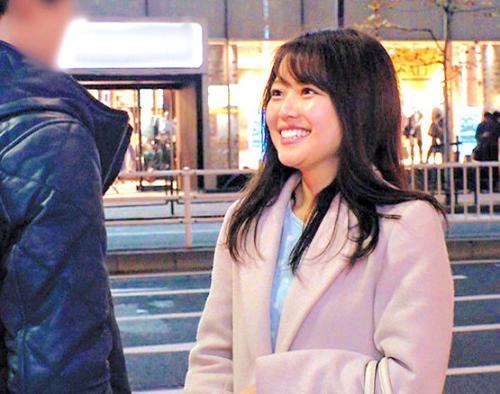 【素人】『興味あります…❤︎』文学部のハニカミ美少女をナンパしたらパイパンまんこゲットで思わず中出し性交！！