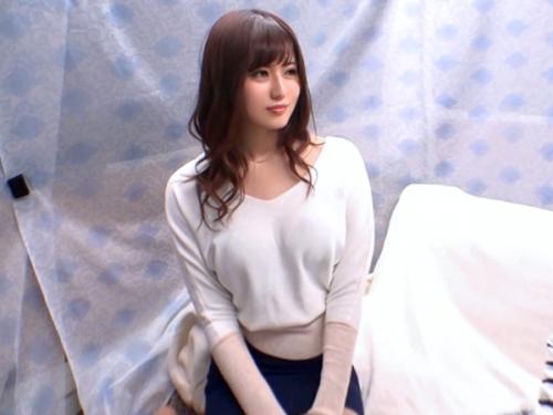 人妻ヌルッと生挿入中出しナンパ 濡れると穴空く紙パンティ擦り付け！そのままズボっ！！