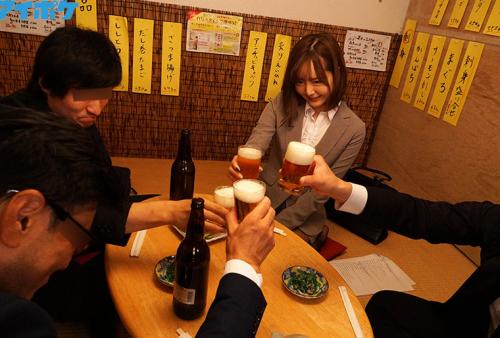 出張先相部屋NTR 絶倫の上司に一晩中何度もイカされ続けた新人女子社員 元ヤリマン女子社員が寝取られる浮気一部始終！一晩で8発もの精子をそそがれる絶倫寝取り性交映像！ 小野琴弓