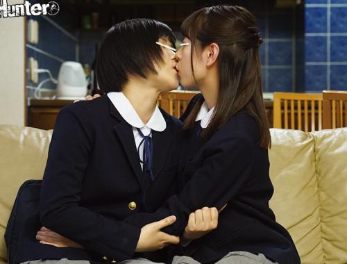 女子校内で超絶大な人気を誇っている姉のおかげで、そんな姉を慕う後輩と毎日エッチなことをしています…3