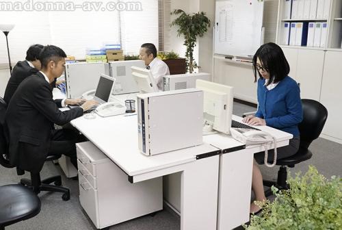 産休が明けた地味な人妻社員は、母乳噴き出す俺専用の性処理ペット。 杉崎みさき