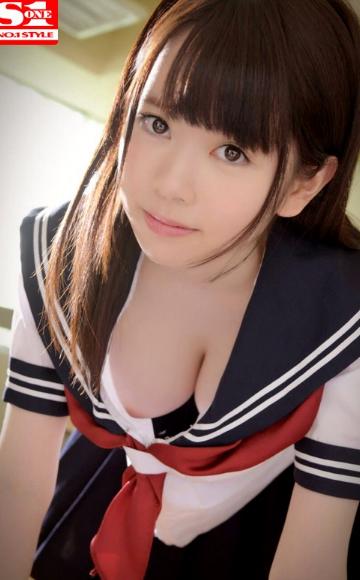 女子校生の美乳がチラリ・ポロリ 水卜さくら
