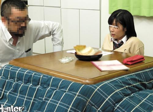 親に隠れてコタツの中で大胆近親相姦！妹がコタツで宿題をしていたようだけど気が緩んで寝てしまったみたい。妹の足が邪魔でふと中をのぞくとパンツ丸出しで大股開きで寝ている。妹だとわかっていても気になってしまい潜り込んでじっくりパンチラ鑑賞。